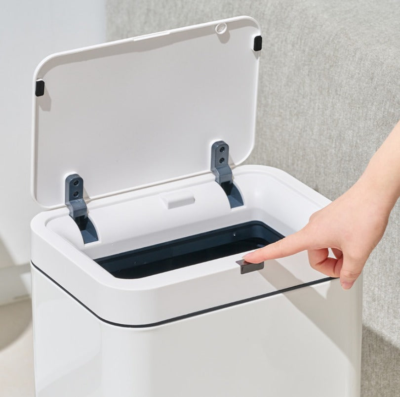 OLLY Living Sensor Kick Trash Can (20L)