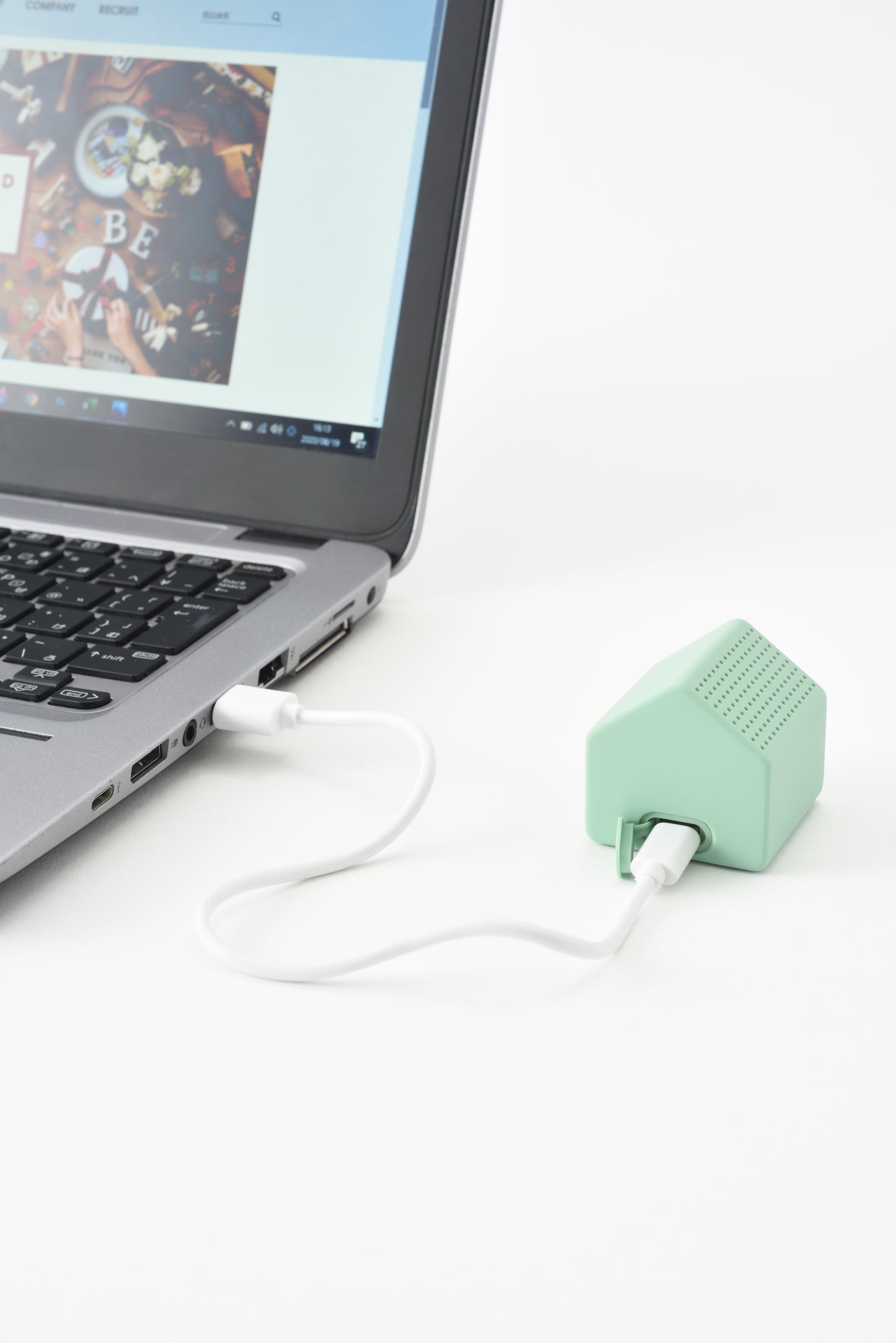 Wireless Speaker House