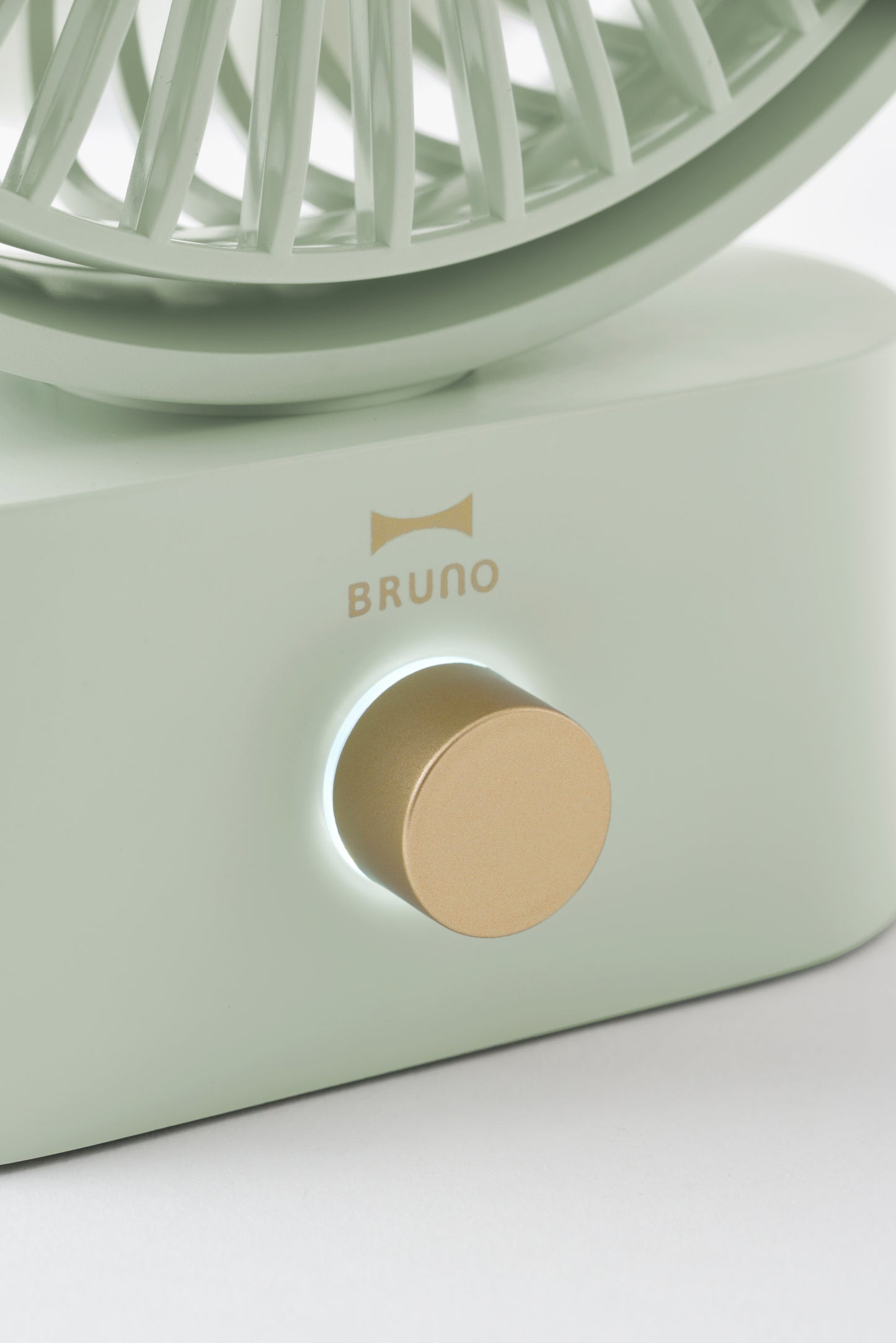 Ventilador portátil oscilante