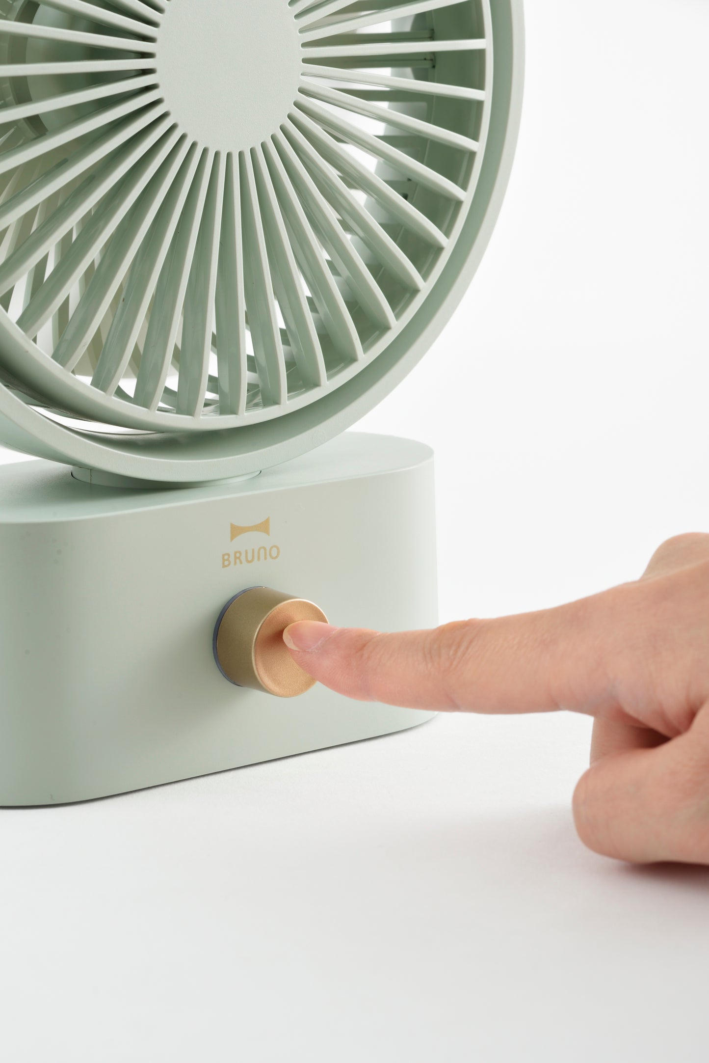 Ventilador portátil oscilante