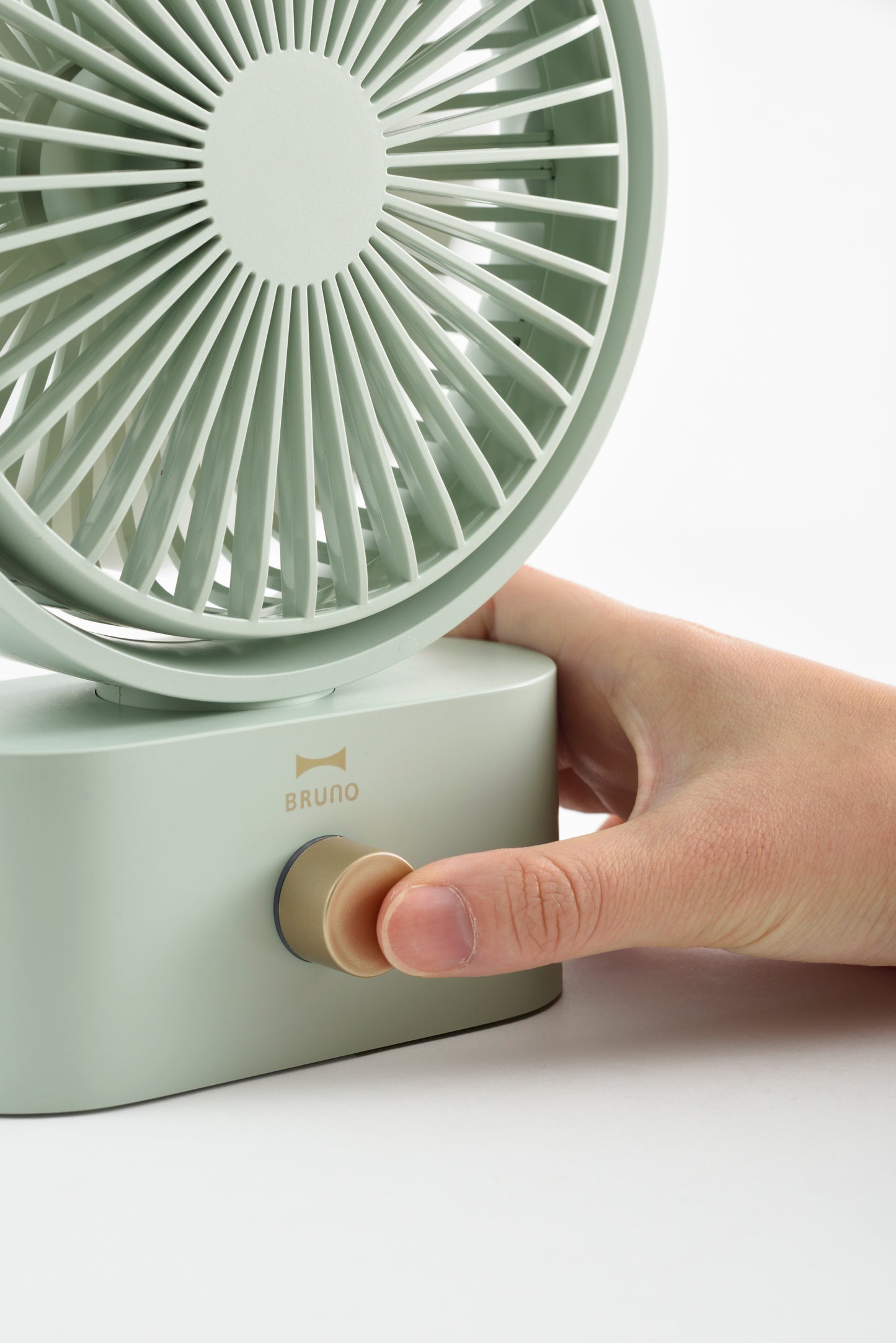 Ventilador portátil oscilante