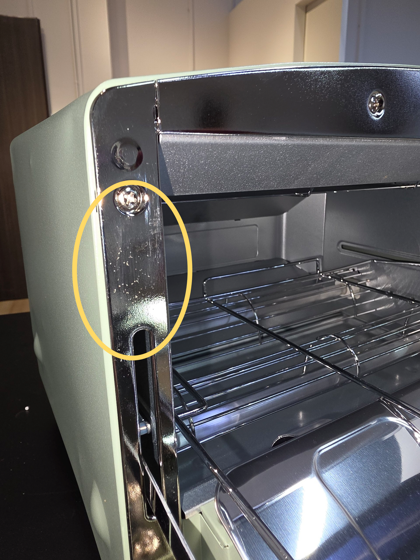 Graphit-Grill und Toasterofen in Grün