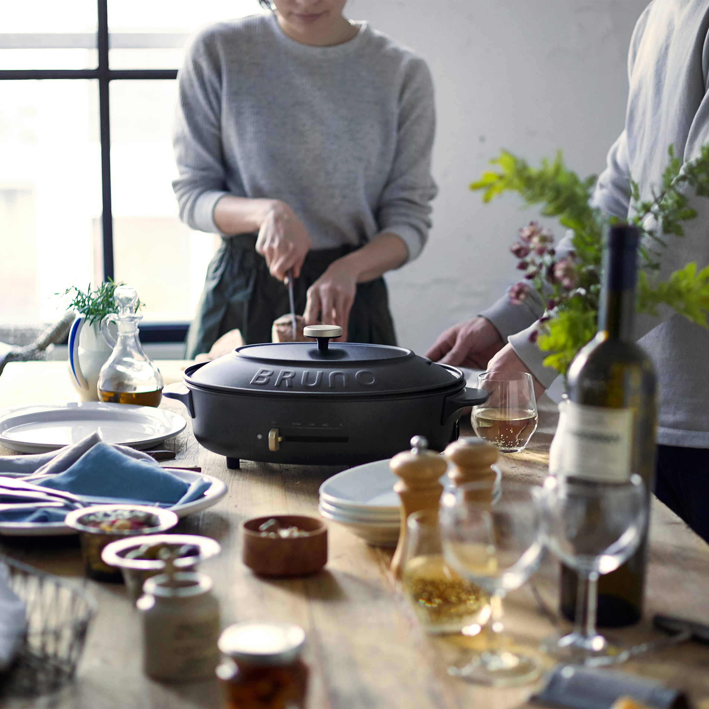 BRUNO Oval Hotplate in Black – Cote Maison Asia BRUNO Oval Hotplate in Black – Cote Maison Asia
