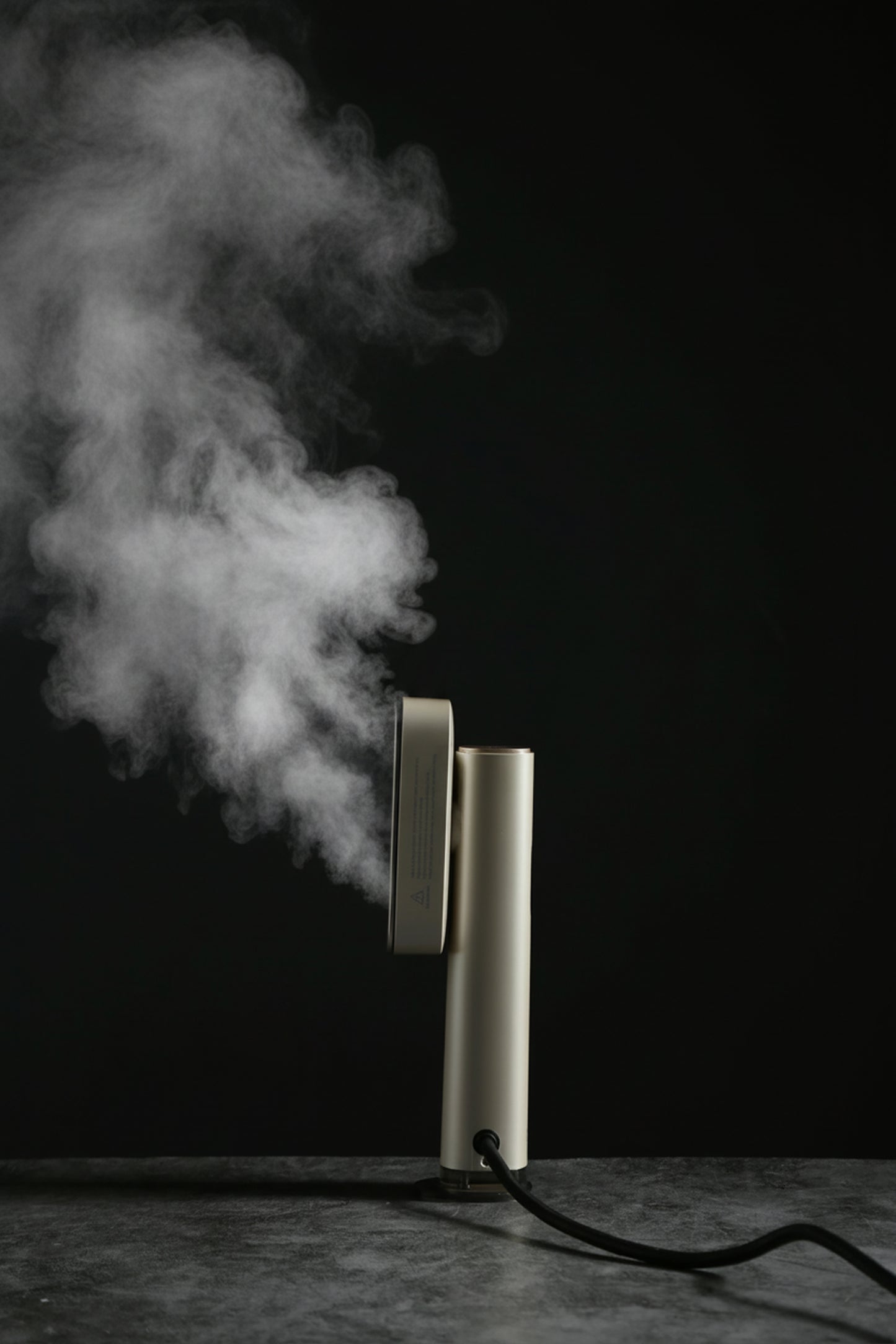 Global Voltage Handheld Steamer - Champagne Gold