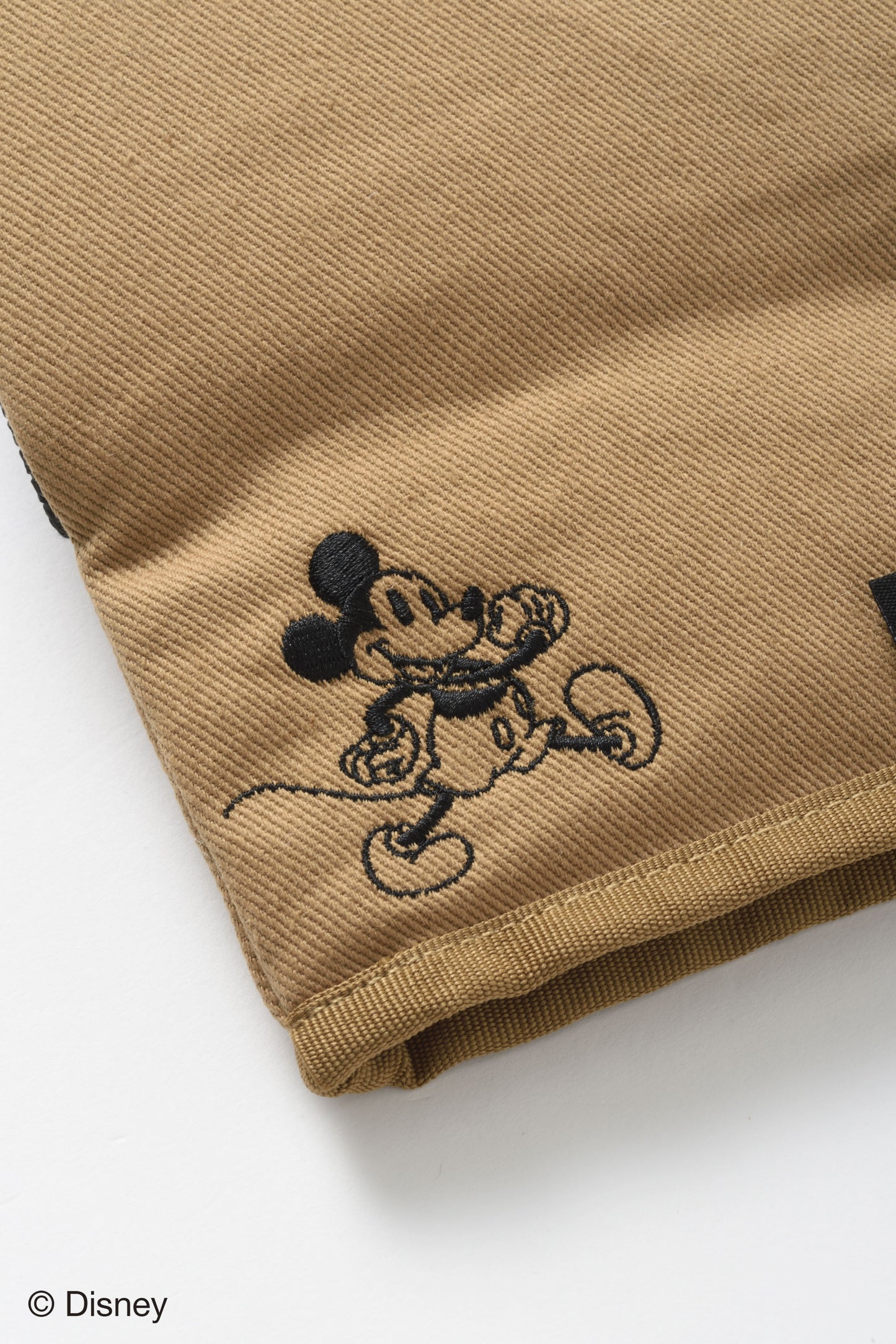 © Disney Oven Mittens