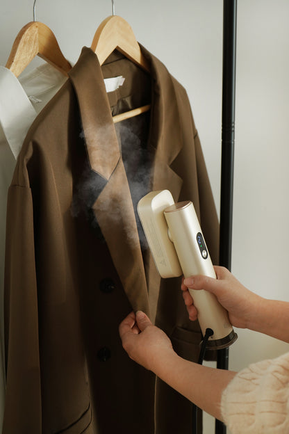 Global Voltage Handheld Steamer - Champagne Gold