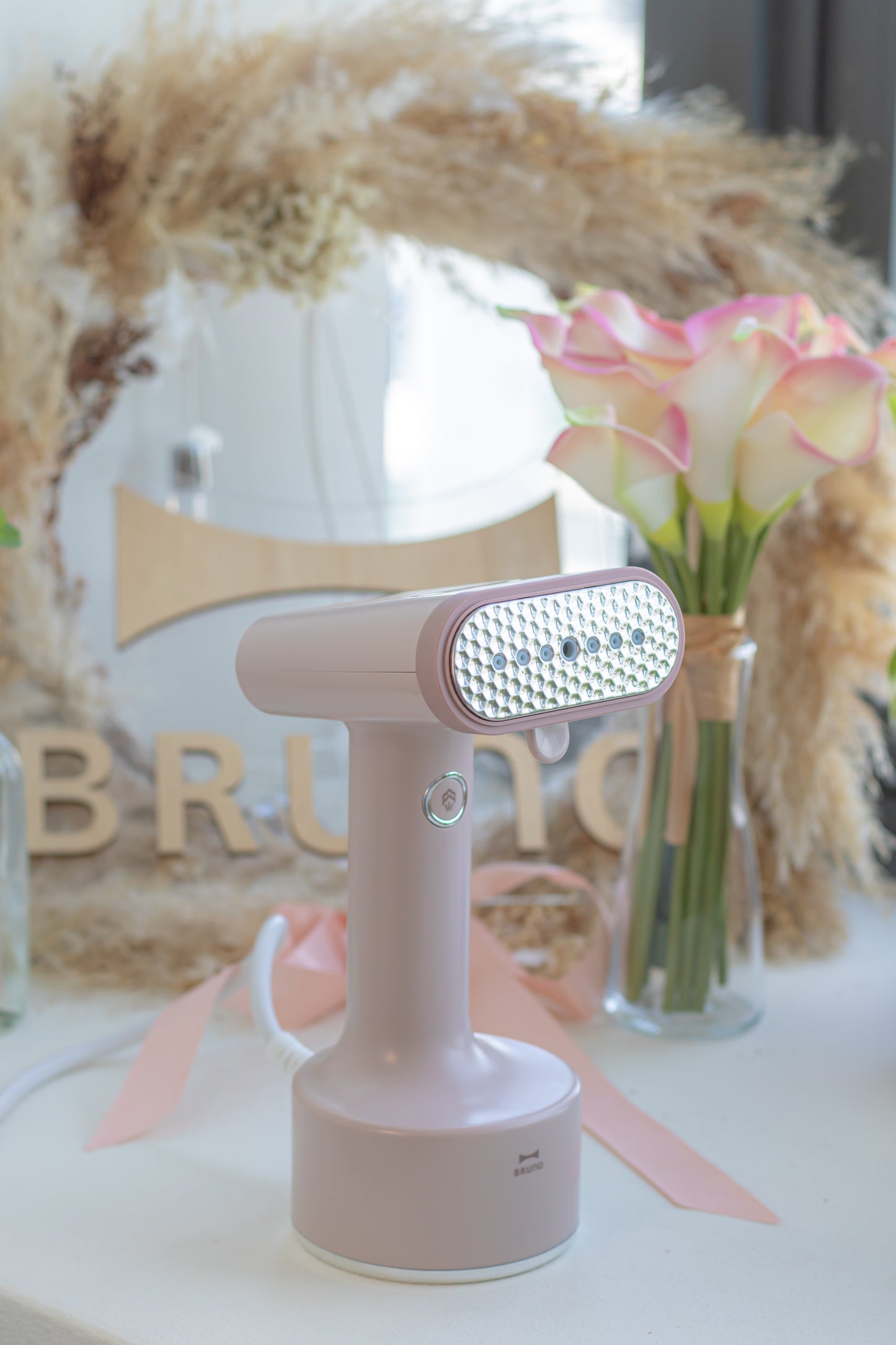 Styling Handy Steamer in Pink Beige