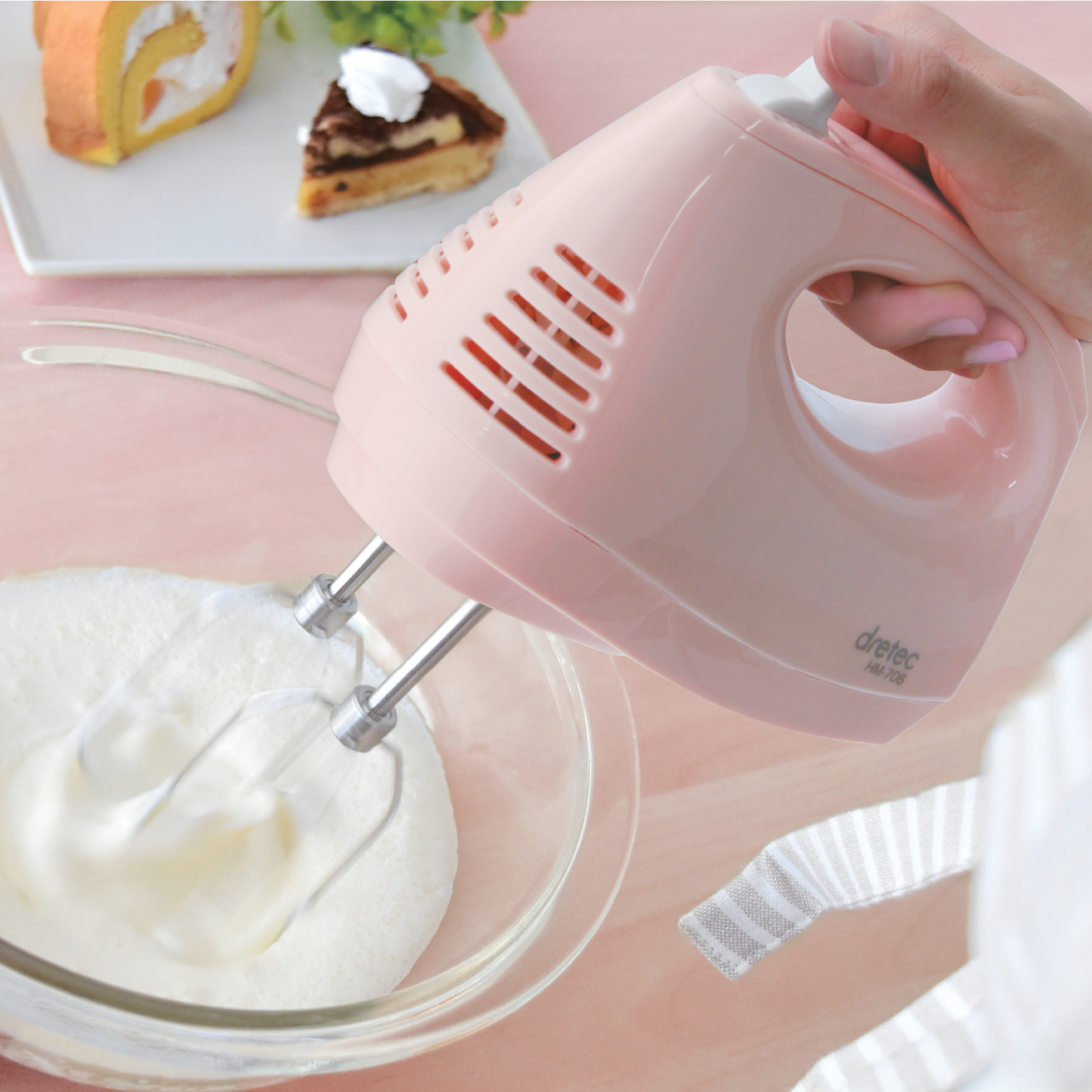 Hand Mixer in Baby Pink