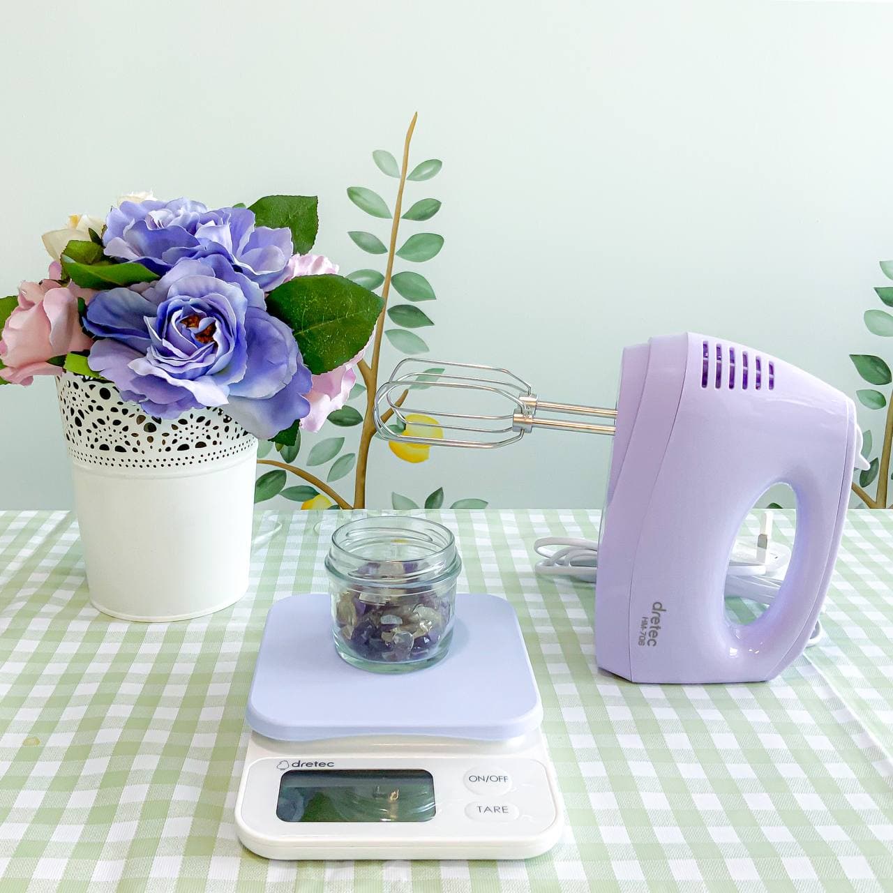 Precision Digital Scale (0.1g-2kg) in Lavender