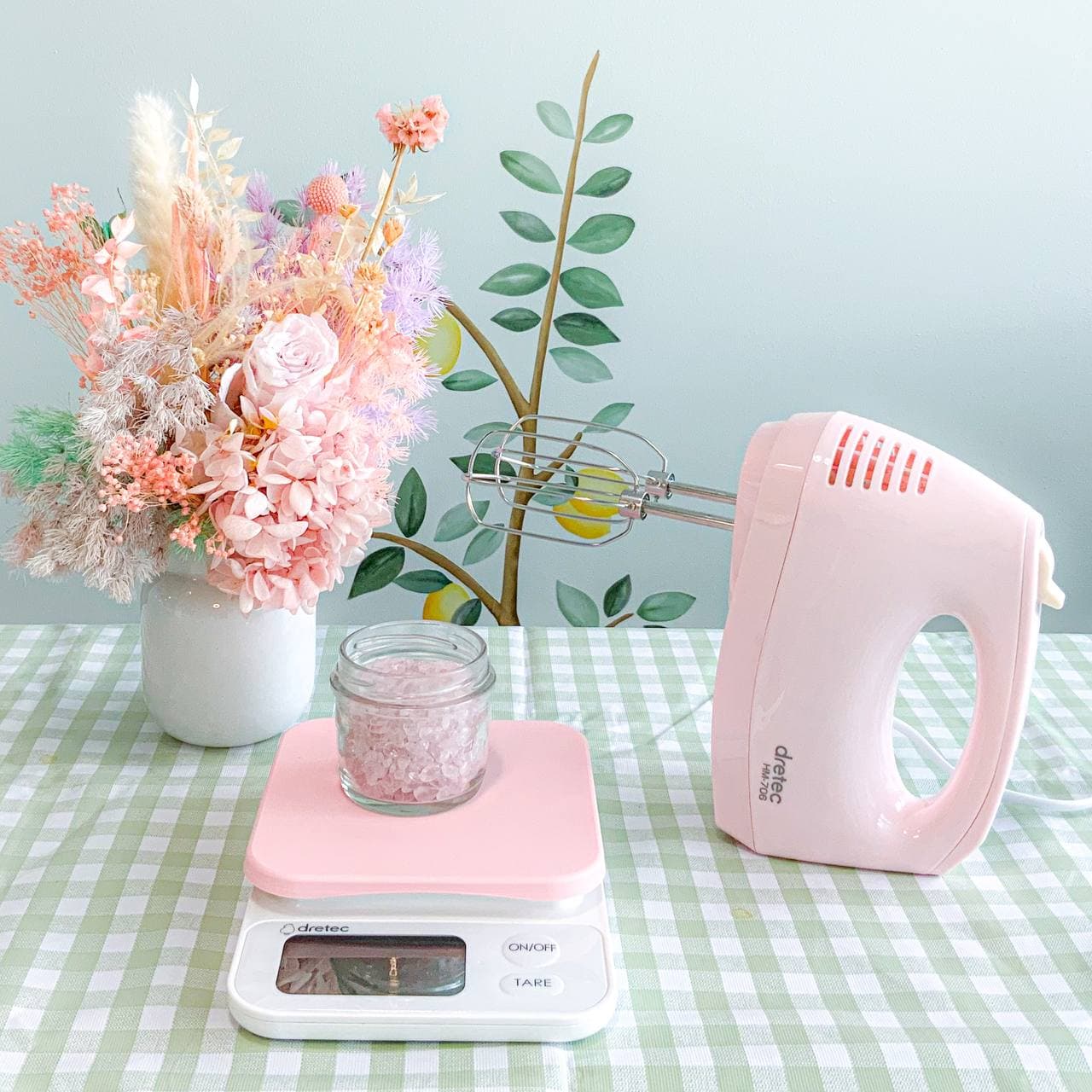 Hand Mixer in Baby Pink